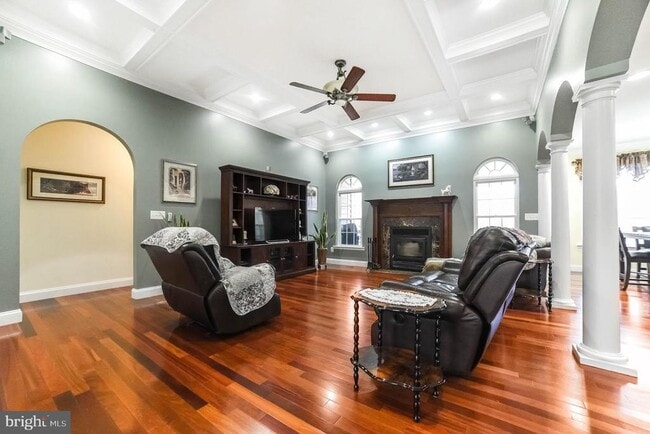 Building Photo - 24900 Fox Run Ln