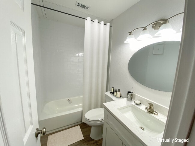 Building Photo - Eastridge Lane Apartments