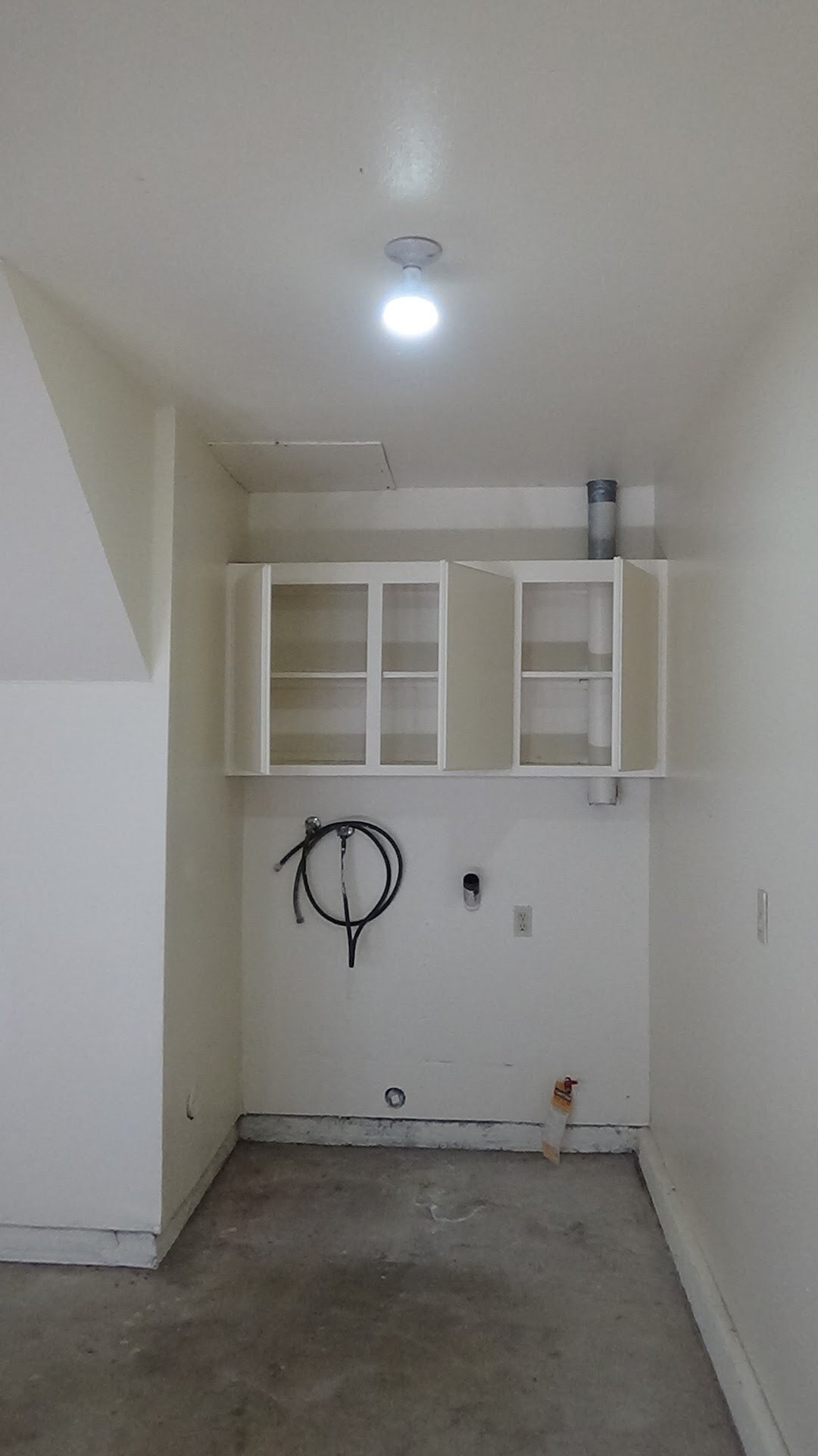 Washer & Dryer Hook Ups - 725 Summerwood Ln