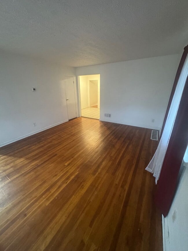 Building Photo - 1903 W Grand Ave