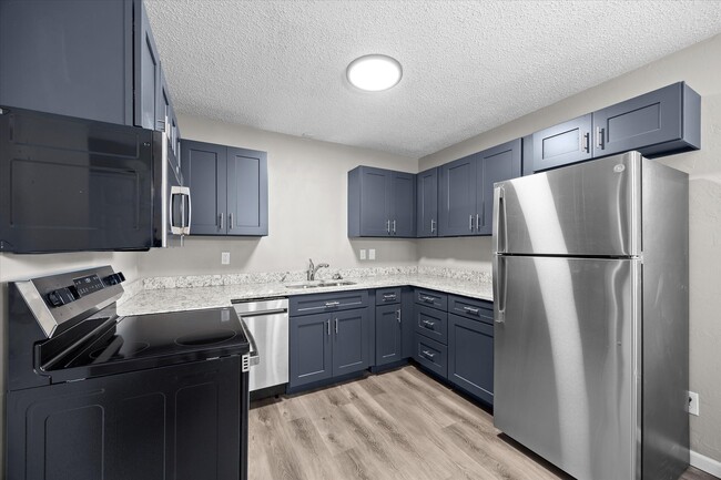 Primary Photo - 443 M St