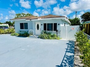 Building Photo - 740 NE 130th St