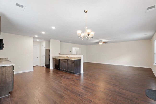 Building Photo - 317 Sportsman Dr