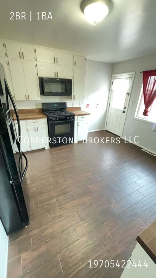 Building Photo - 128 Deuel St