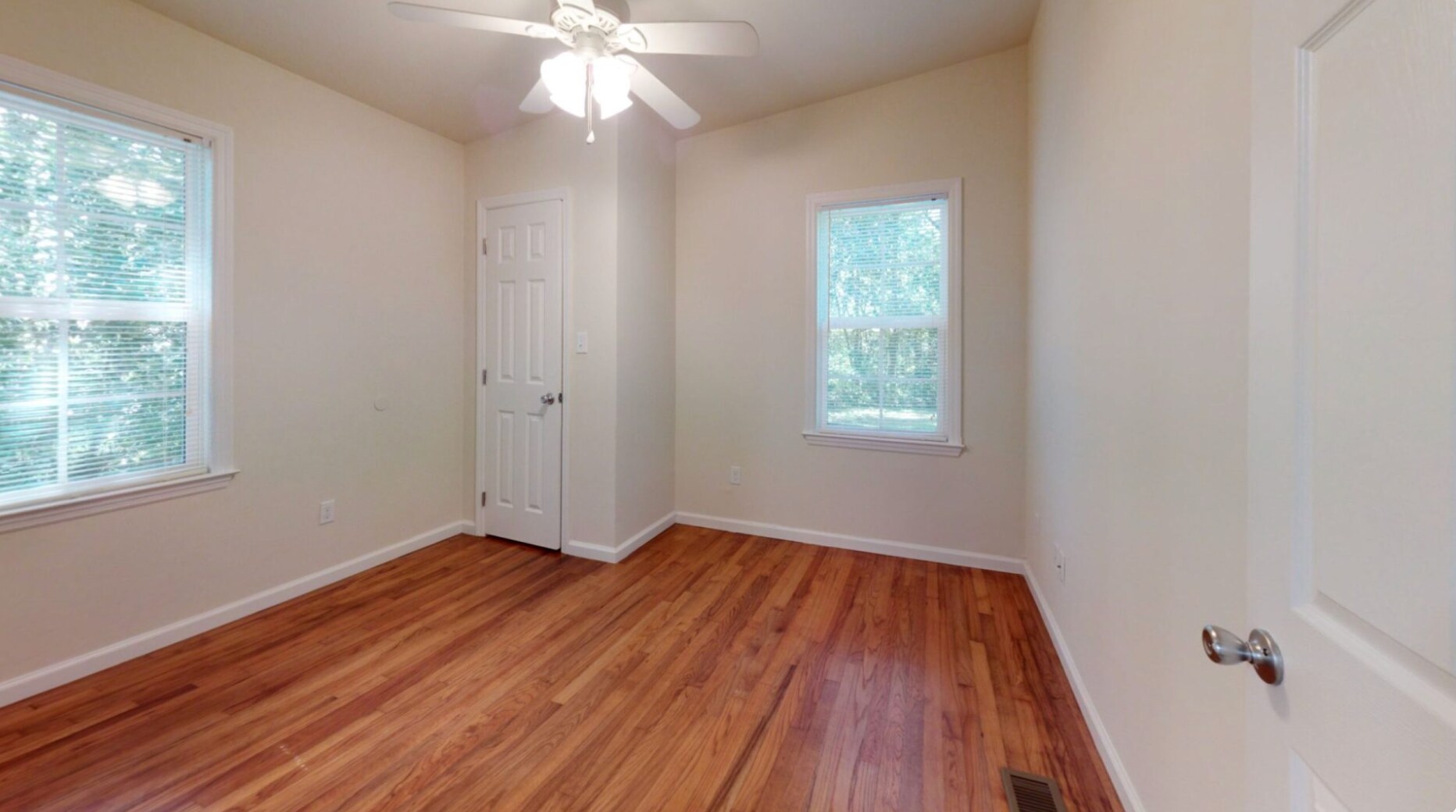 Building Photo - 1633 Mayhew St