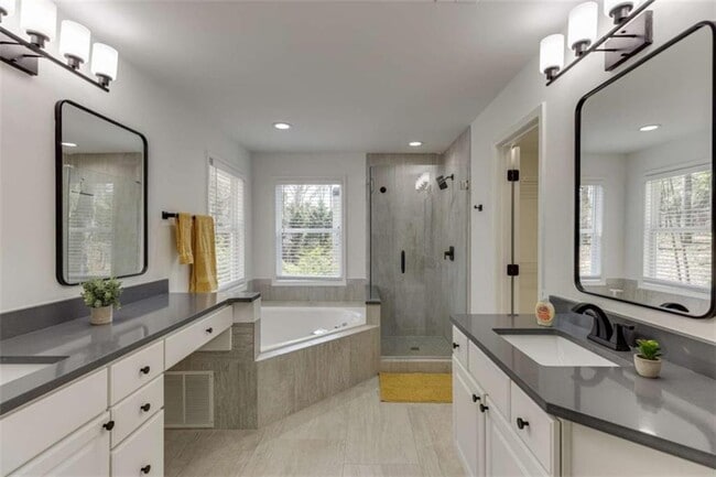 Building Photo - 1840 Oak Tree Hollow