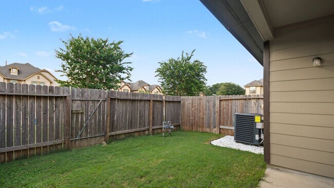 Building Photo - 8403 Columbia Forest Dr