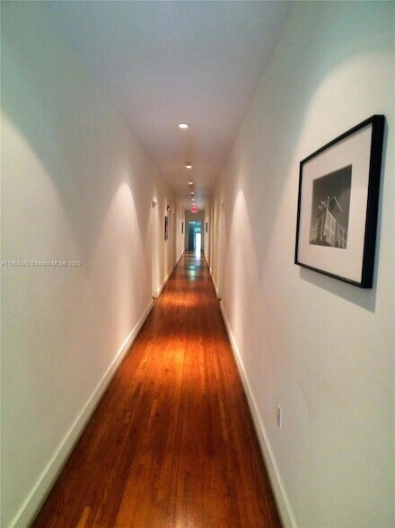 Building Photo - 1751 James Ave