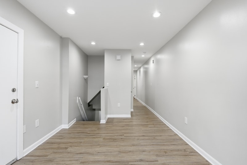 Building Photo - 2429 Barclay St