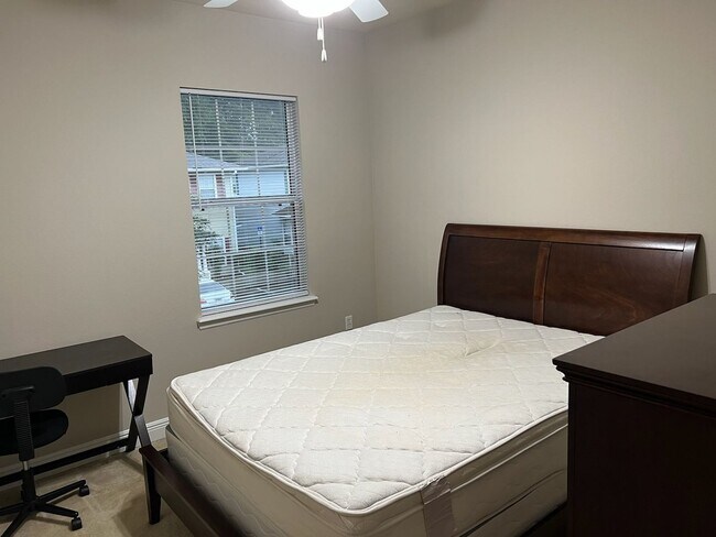 Building Photo - C2954-61 Chase Hollow