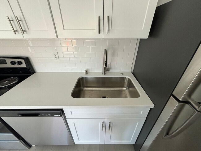 Building Photo - Eldora, 10313-10321 1/2