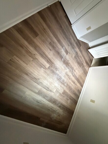 Building Photo - Room in Townhome on Timber Ridge Dr