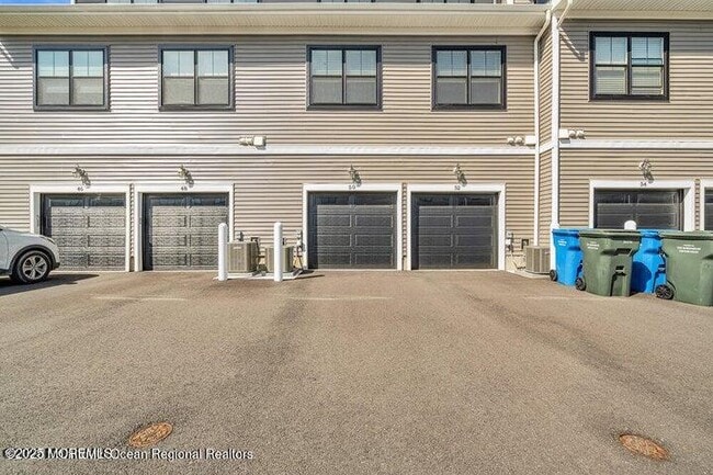 Building Photo - 50 Midway Rd S