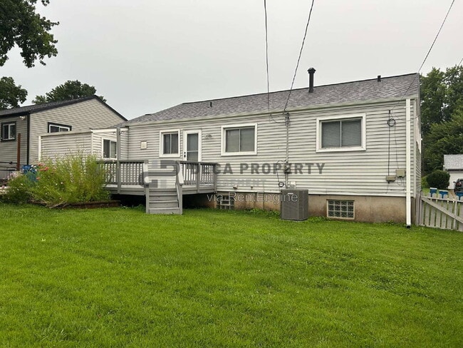 Building Photo - 6405 Kingsway Dr