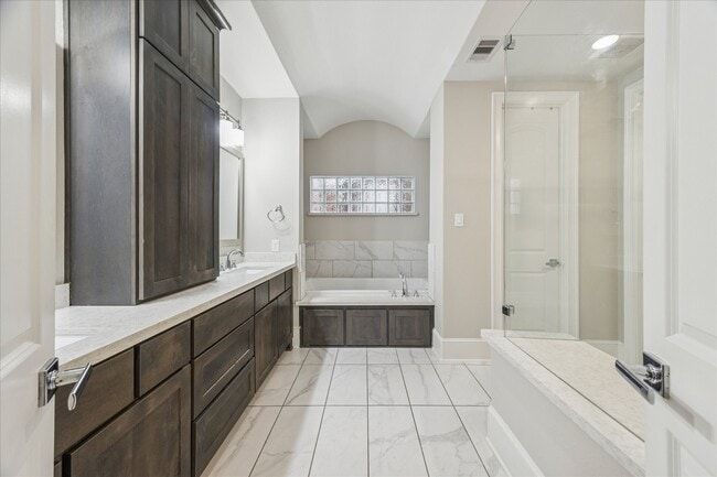 Building Photo - 921 Dunleigh Meadows Ln