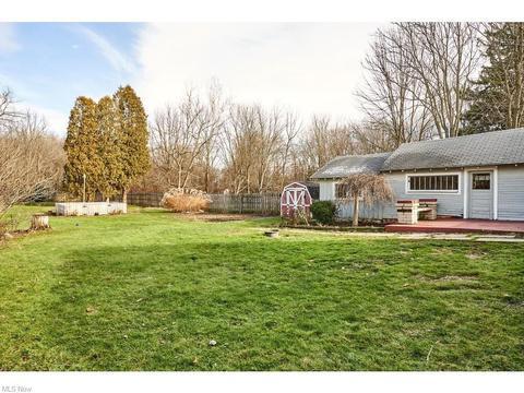 Building Photo - 1879 Greensburg Rd