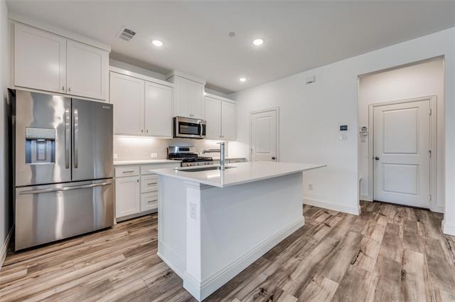 Building Photo - 8940 Samara St