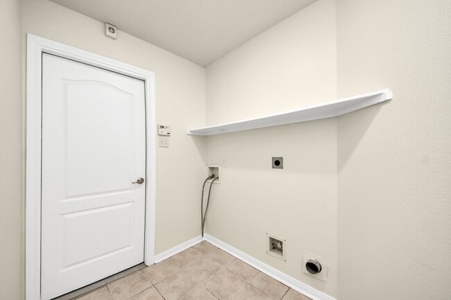 Building Photo - 5114 Santrey Dr