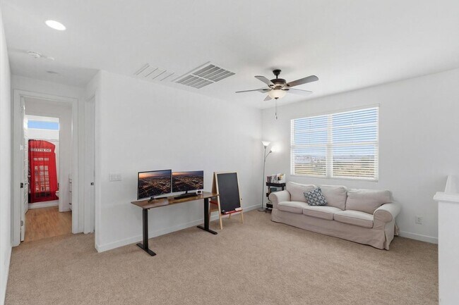 Building Photo - 5935 S Coyote Canyon