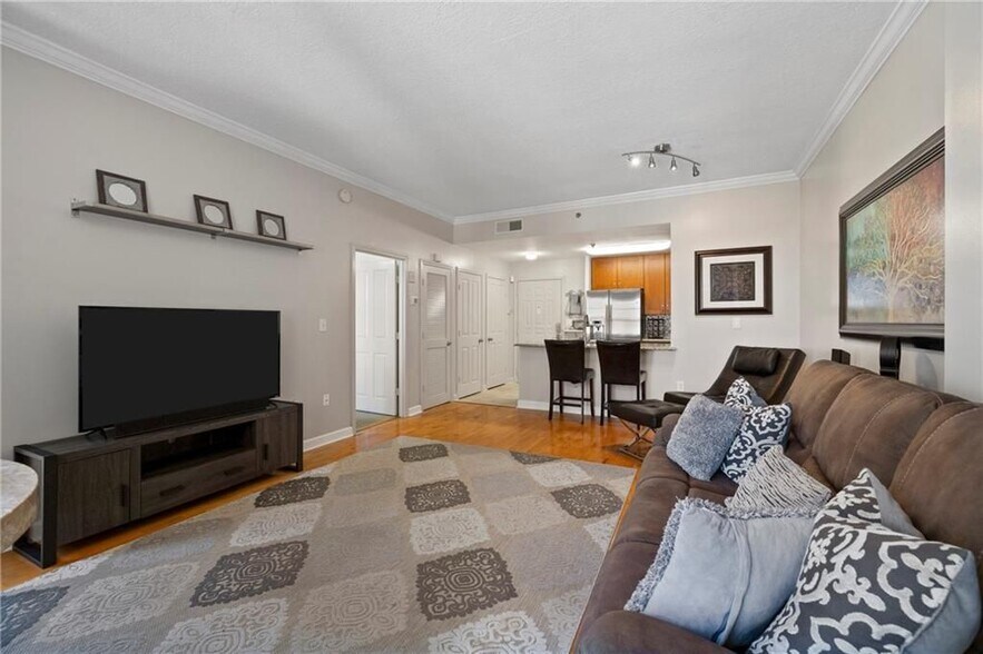 Building Photo - 1101 Juniper St NE