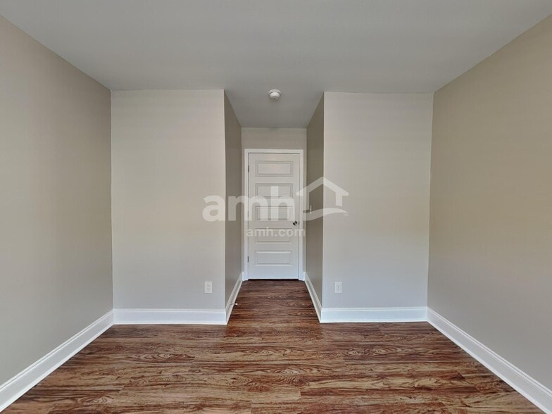 Building Photo - 5340 Tupelo St