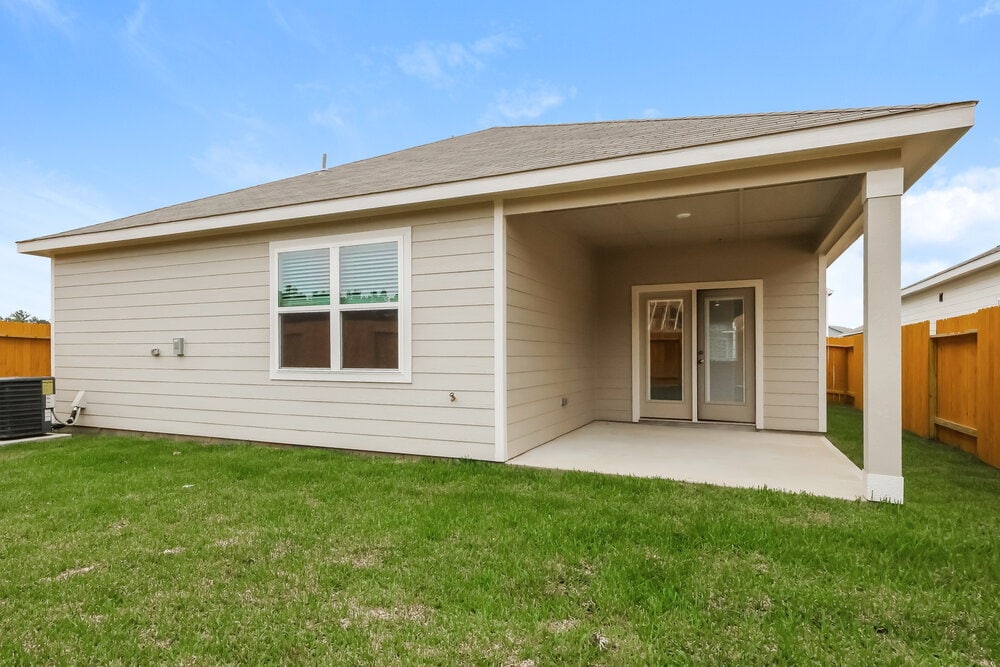 Building Photo - 16459 Hill Dr