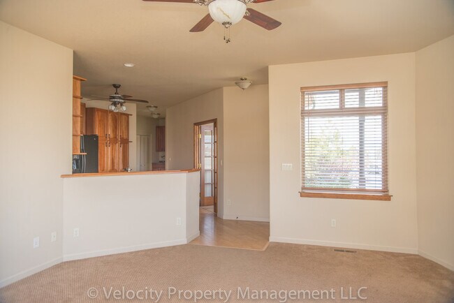 Building Photo - M129