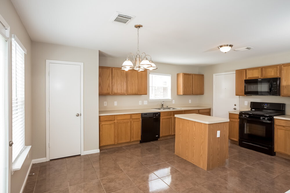 Building Photo - 8010 Suffield Glen Ln