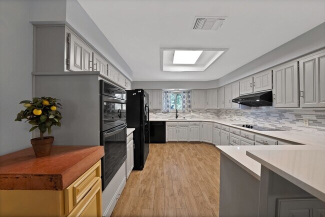 Building Photo - 2812 Whisperwood Trail