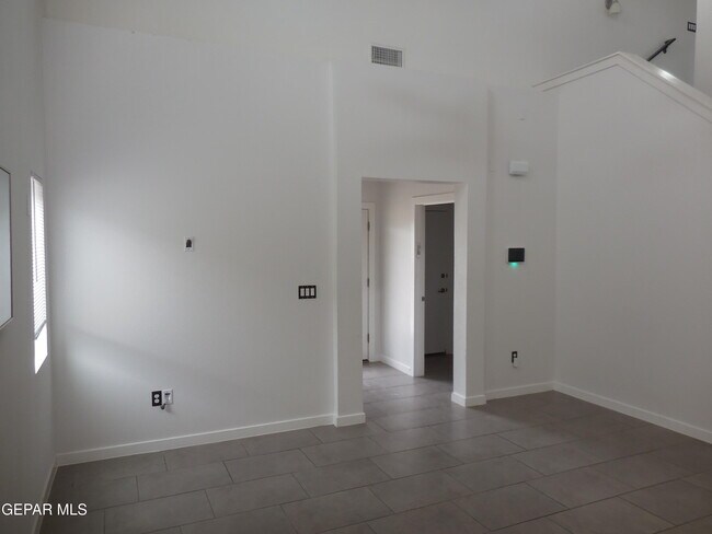 Building Photo - 12125 Mesquite River Dr