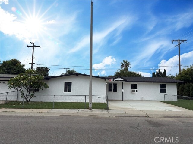 Primary Photo - 2100 W Dogwood Ave