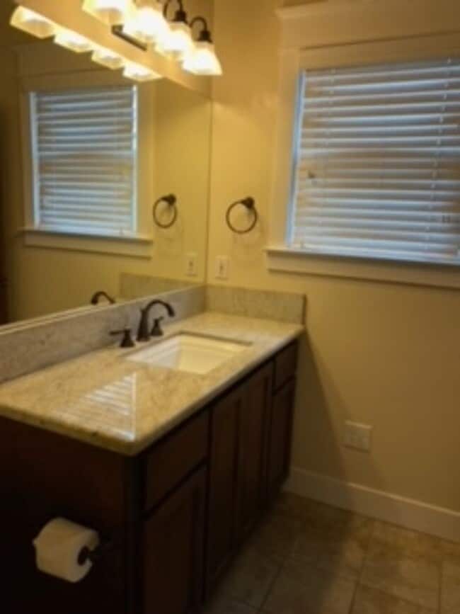 Building Photo - Historic Thomas House – A Rare Rental Opportunity in Petaluma! 2bd/2.5baths West Petaluma