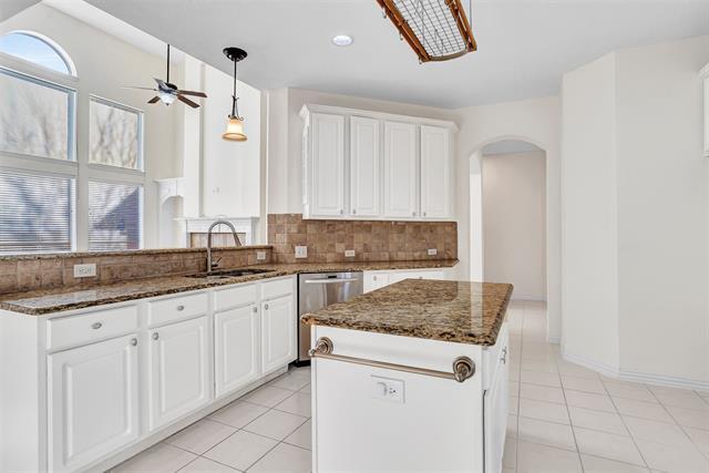 Building Photo - 4300 Vanderpool Dr