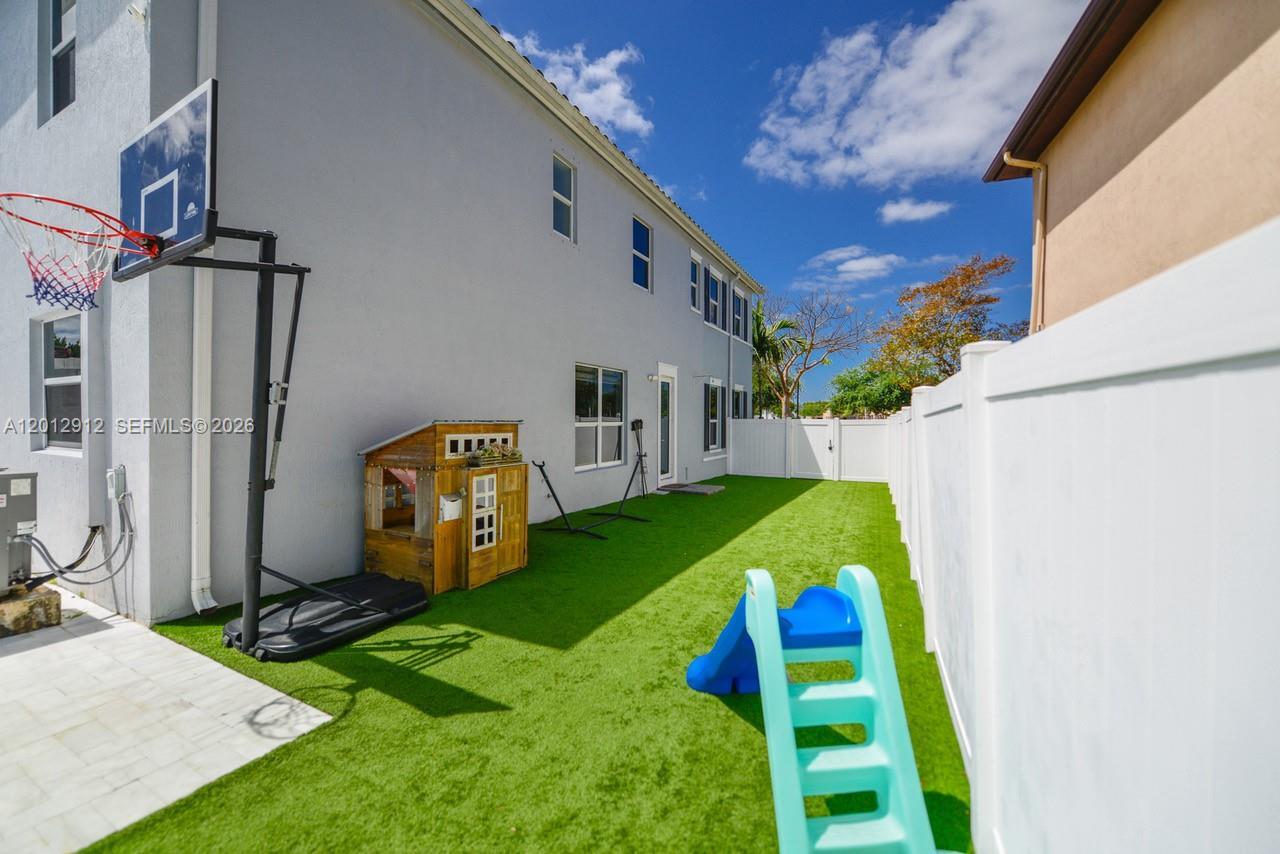 Building Photo - 9101 SW 169th Pl