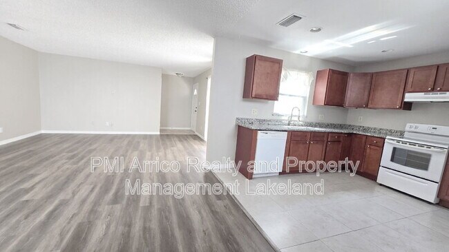 Building Photo - 6576 Sweetbriar Ln