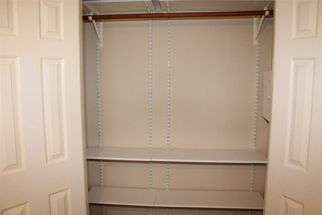 Building Photo - 3623 Chatwood Dr