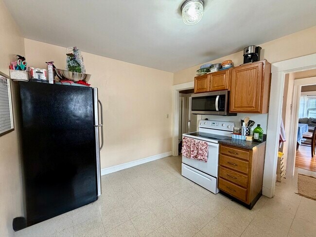 Building Photo - 29 Springfield St