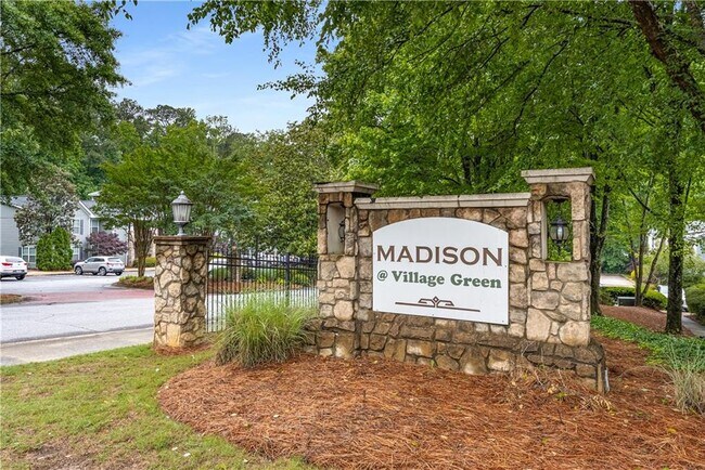 Building Photo - 304 Madison Ct