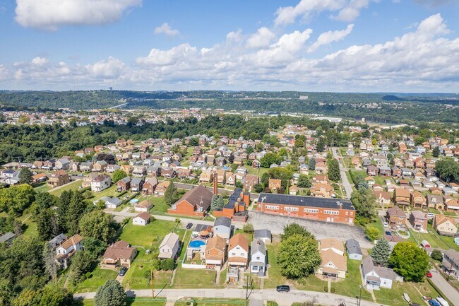 Building Photo - Beautiful 2 Bedroom home in Whitaker available February 1!