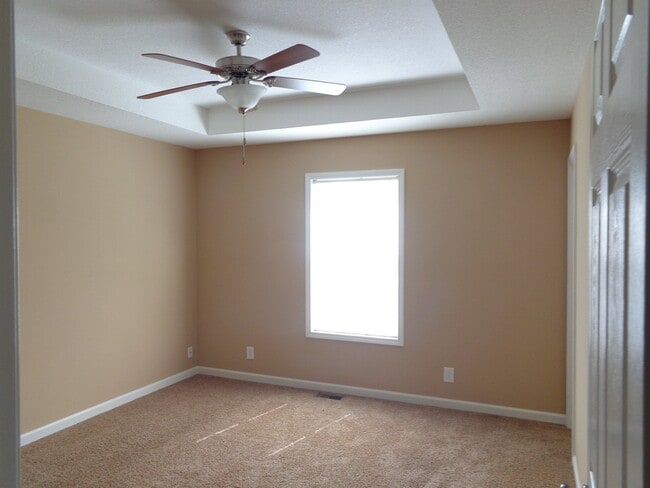 Building Photo - 549 Jacquie Dr