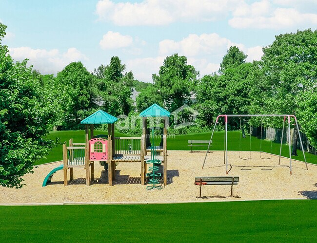 Building Photo - 6194 Bridlewood Ln