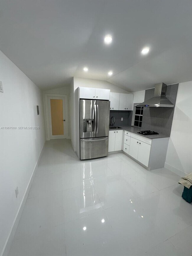 Building Photo - 235 W 16th St