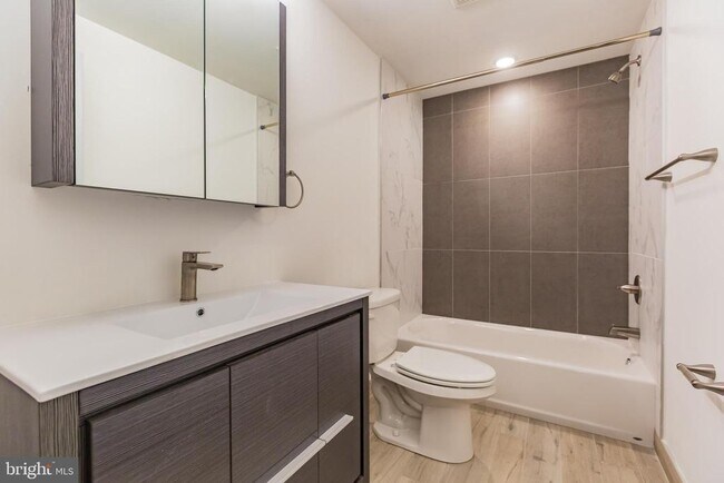 Building Photo - 1513 Brown St