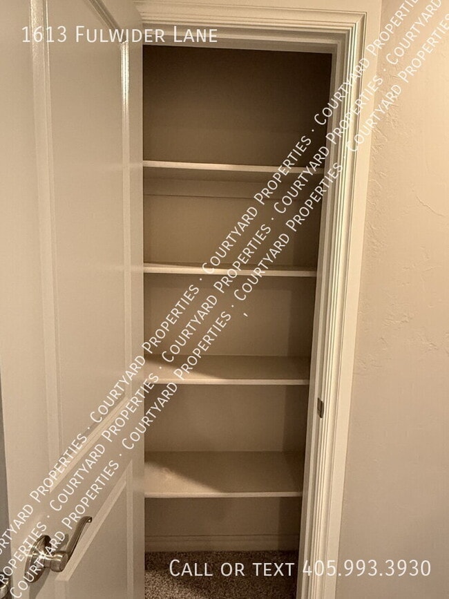 Building Photo - 1613 Fulwider Ln