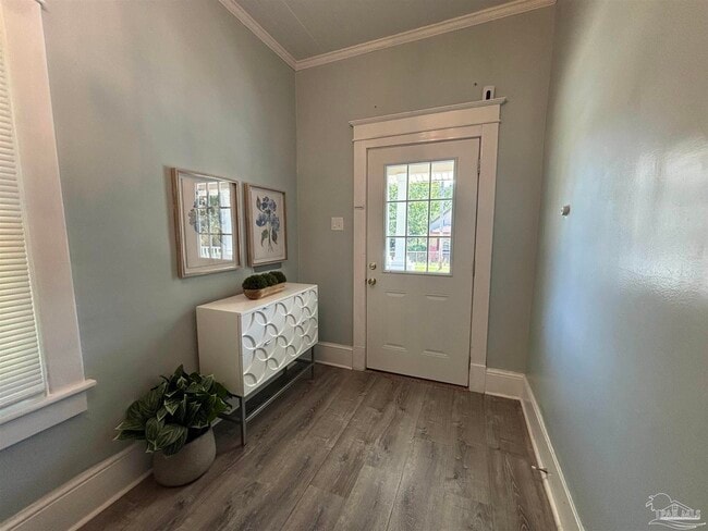 Building Photo - 1118 W Belmont St