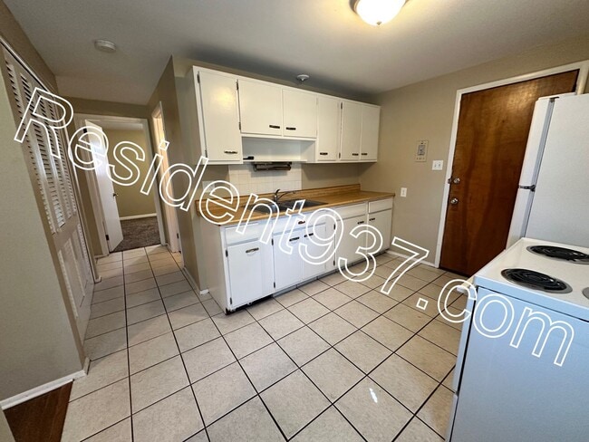 Building Photo - 3 Bed 1 bath home on dead end street