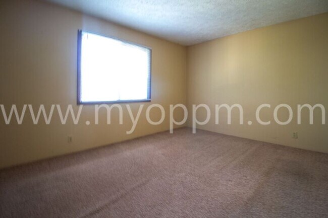 Building Photo - 8620 N 31st St