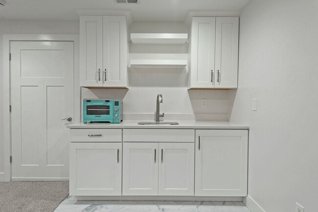 Building Photo - Stunning Daybreak Townhome!  $500 MOVE IN ...