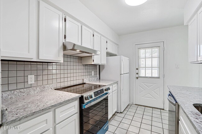 Building Photo - 3221 Isla Morada Dr