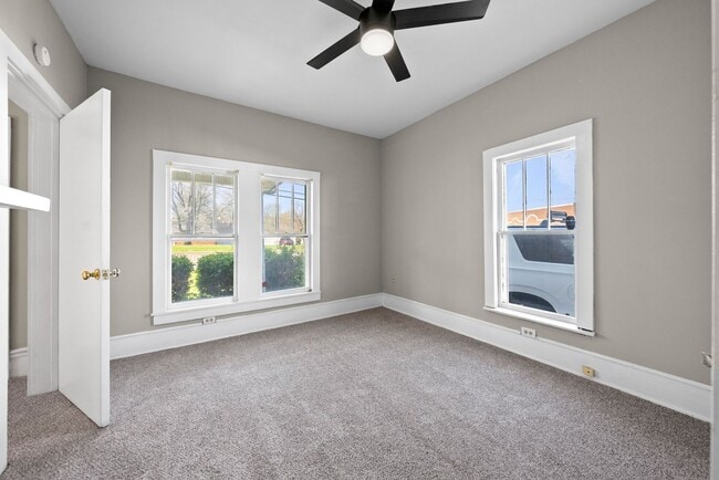 Building Photo - 2 Bedroom Home Near APSU Campus For Rent!